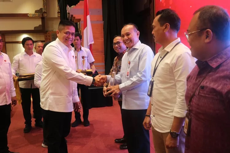 Bareskrim Polri Berikan Penghargaan Untuk OJK