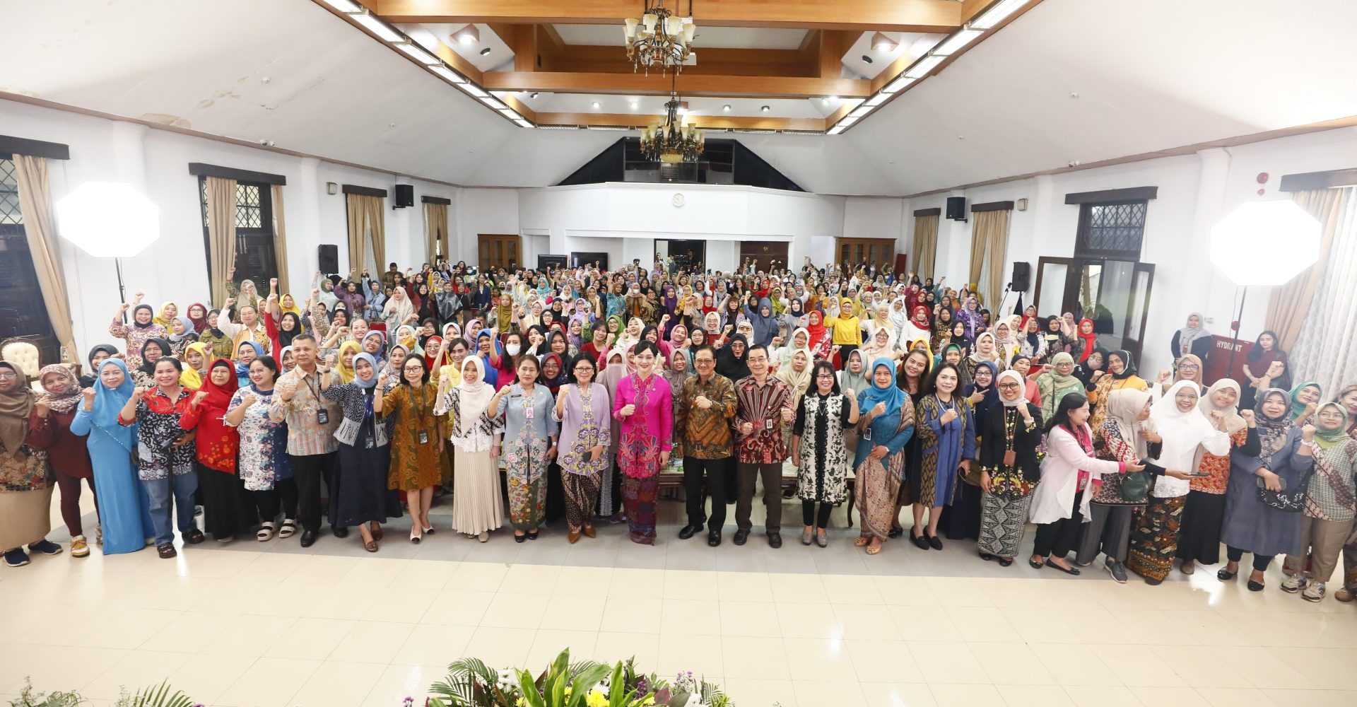 Memperingati Ha​ri Kartini, OJK Dorong Literasi dan Inklusi Keuangan Bagi Perempuan Pelaku UMKM