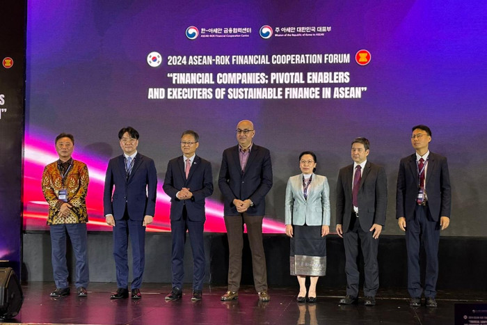 Peran Penting Lembaga Keuangan dan Bank dalam Membangun Ekosistem Keuangan Berkelanjutan